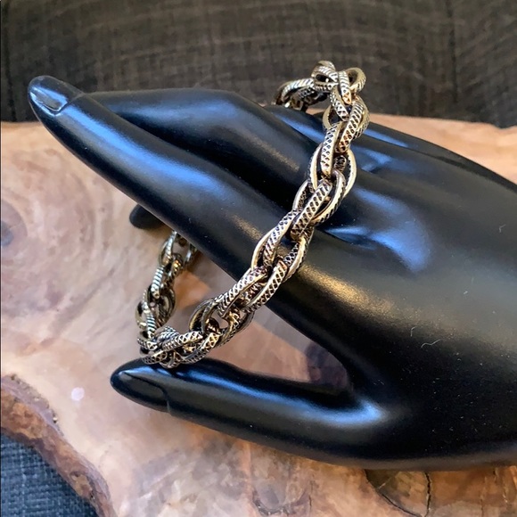 Banana Republic Interlock Loops Bangle NWOT - Picture 3 of 3